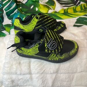 LIKE NEW Five Ten Mens 5 Freerider ELC MTB Black Neon Green Yellow School Shoes
